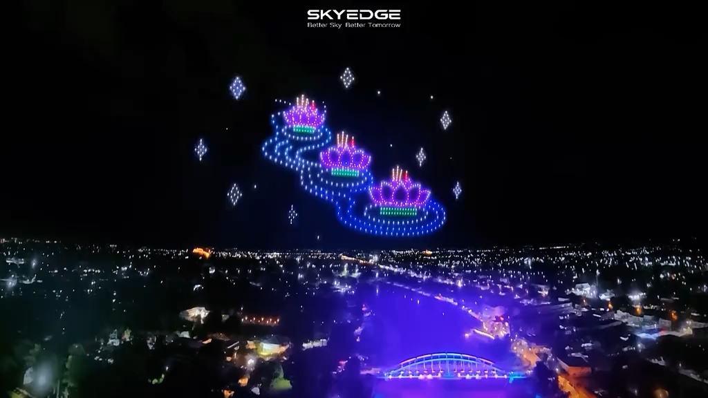 SKYEDGE drone light show in the night sky